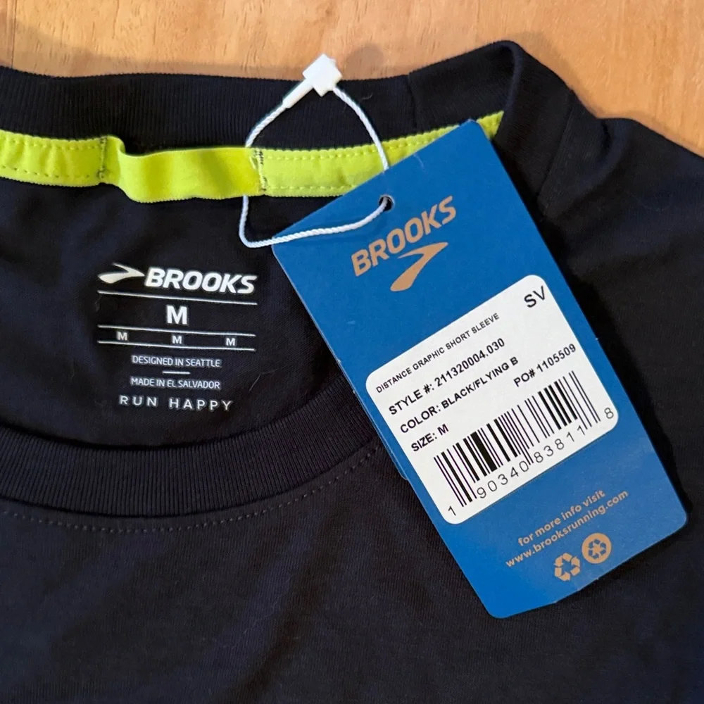 Brooks Black Performance Tee with Yellow Logo Mens NWT Medium - Picture 2 of 6